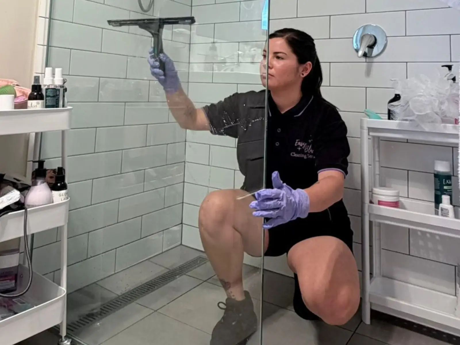 Detailed bathroom cleaning for a deep cleaning service
